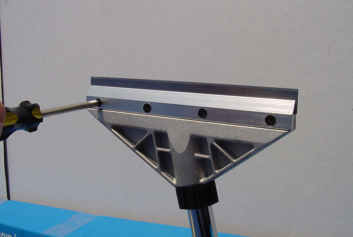 Telescoping Handle & Big 8" Scraper Blade
